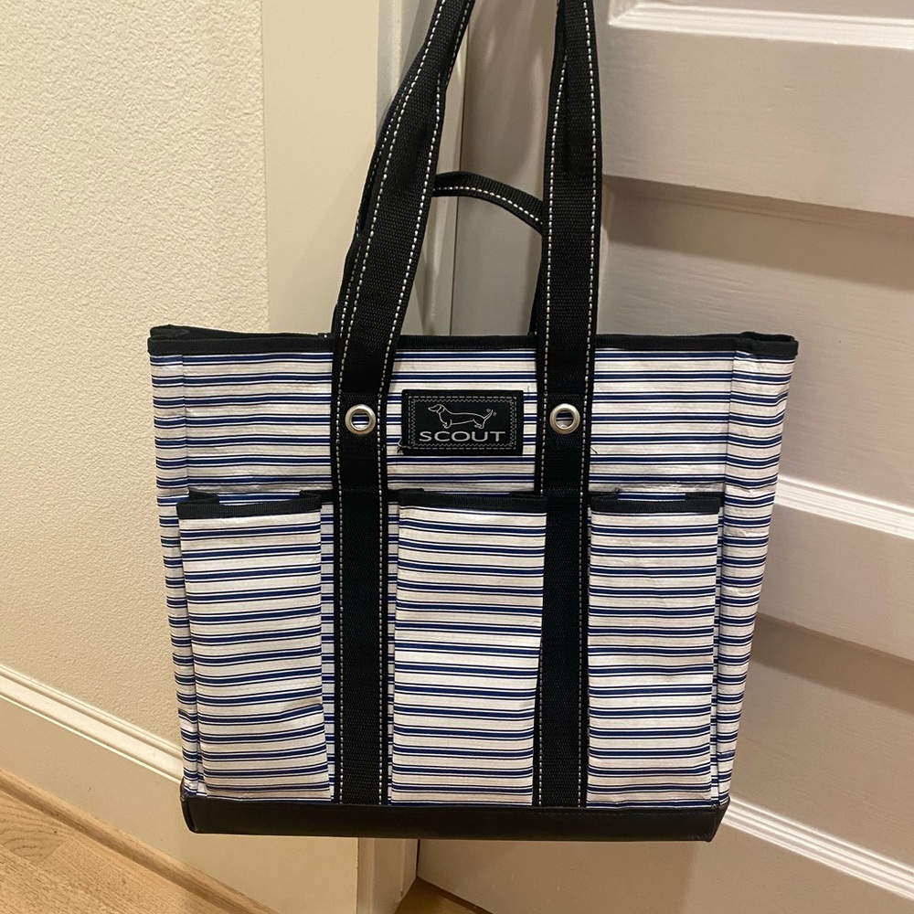 Scout tote